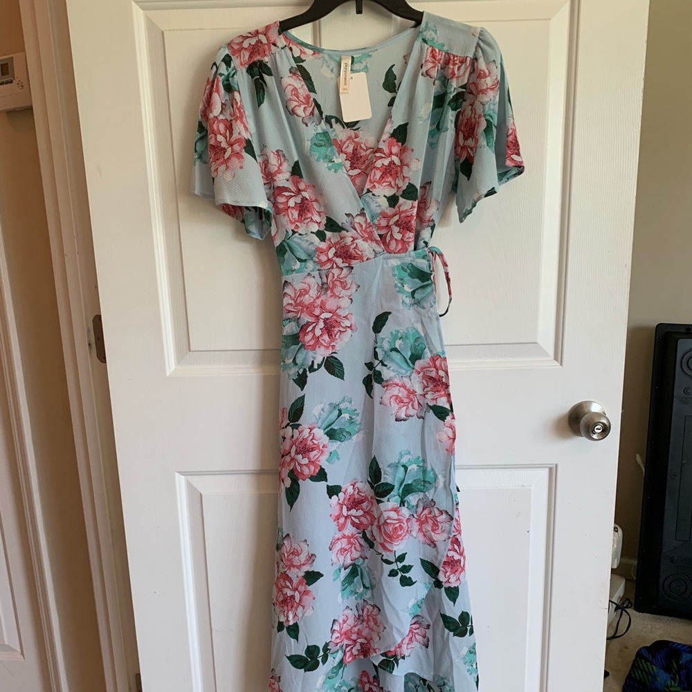 Floral high low wrap dress with flutter sleeves - Picture 4 of 6